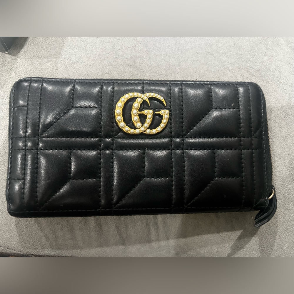Barely used Gucci wallet